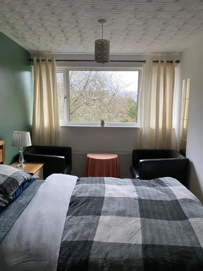 1 Luxurious Double Bedroom With Private Shower Reading Dış mekan fotoğraf