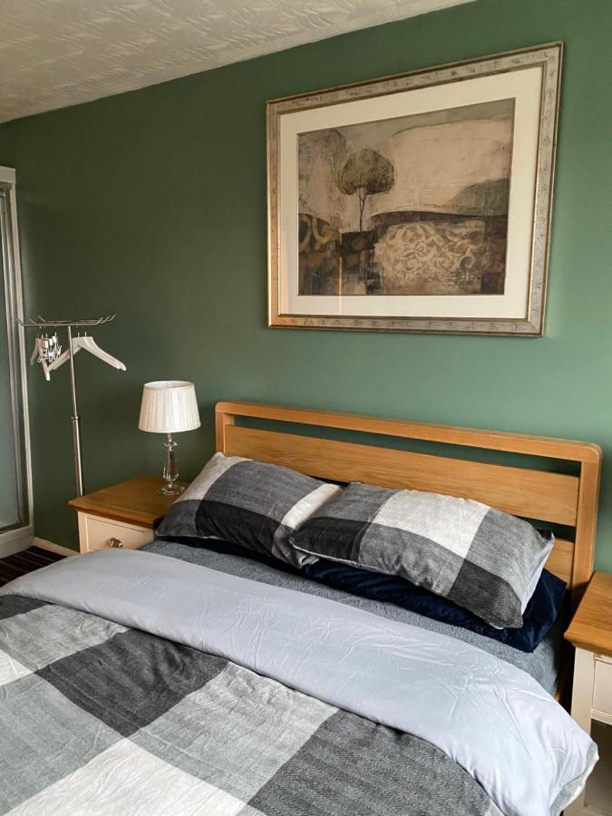 1 Luxurious Double Bedroom With Private Shower Reading Dış mekan fotoğraf