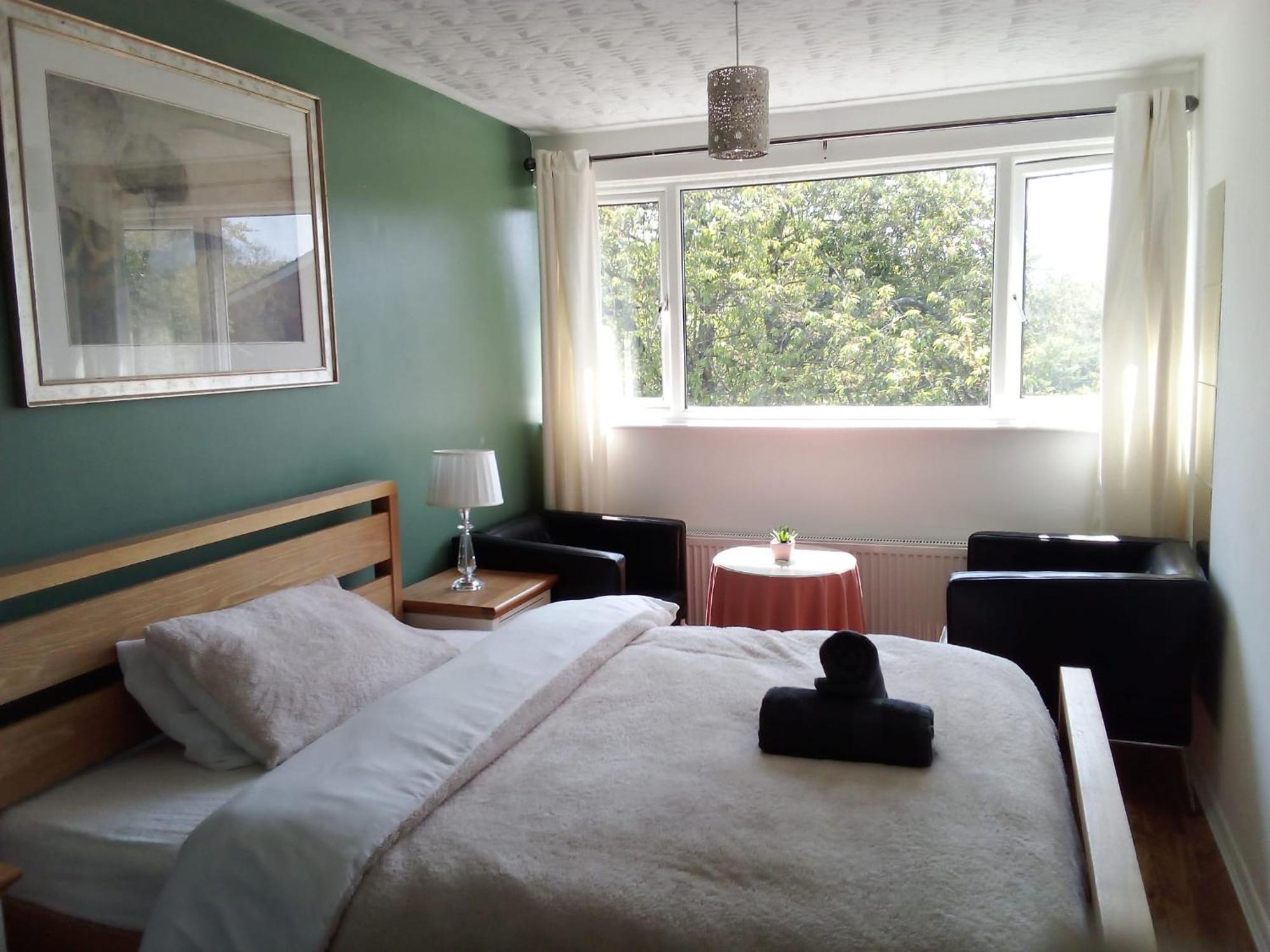 1 Luxurious Double Bedroom With Private Shower Reading Dış mekan fotoğraf